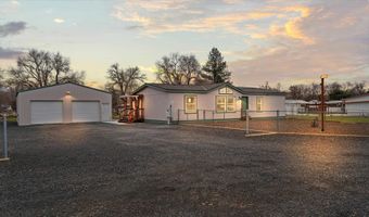 317 7th St, Benton City, WA 99320