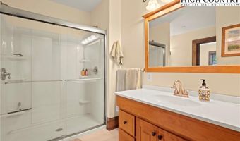 140 Library Ln, Banner Elk, NC 28604