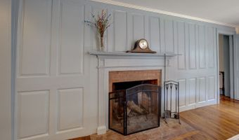 121 Sunset Ln, Berlin, CT 06037