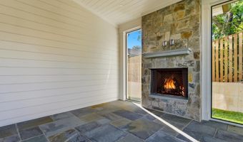 7705 HOLIDAY Ter, Bethesda, MD 20817
