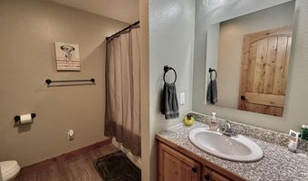 379540 N Shore Dr, Aberdeen, SD 57401