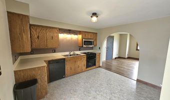 1403 S Lloyd St, Aberdeen, SD 57401