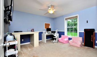 34 Chippenwood Ln, Bristol, CT 06010