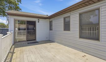 60 Pelican Dr, Bayville, NJ 08721