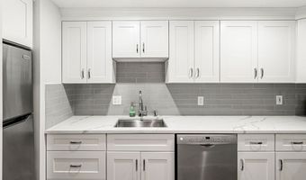 2 Clarendon St 102, Boston, MA 02116
