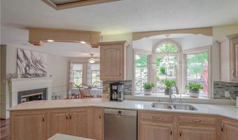 2641 Topflite Dr, Akron, OH 44312