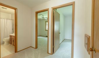 518 Topaz Ln, Madison, WI 53714