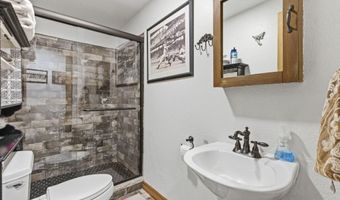 509 N Calhoun Ave, Ash Grove, MO 65604