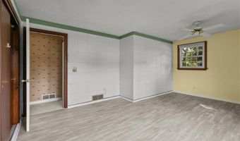 38 Greenwood Rd, North Kingstown, RI 02852