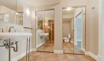 7 CROSS KEYS Rd 7E, Baltimore, MD 21210