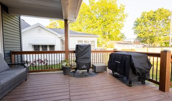 120 W Locust St, Aurora, MO 65605