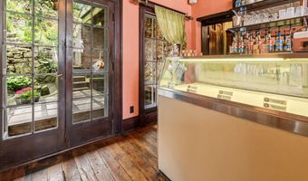 305 N Main St, Alma, WI 54610