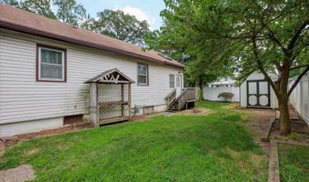 224 Walling Pl, North Middletown, NJ 07748