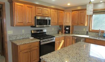1401 Sanders Dr, Auburn, IN 46706