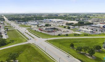 2515 6th St, Brookings, SD 57006