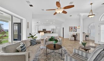 924 BUNKER VIEW Dr, Apollo Beach, FL 33572