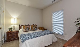 5607 Oak Dr, Charlotte, NC 28216