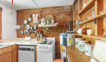 1048 Cottage Rd, Averill, VT 05903