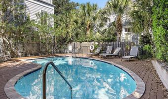 80 BEACH COTTAGE Ln 201, Atlantic Beach, FL 32233