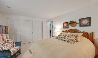 1112 Oak Borough Dr, Ballwin, MO 63021