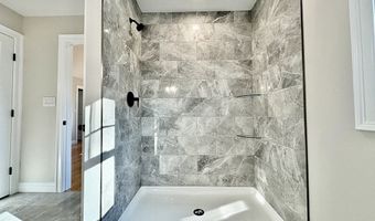 5 Day St, Billerica, MA 01821