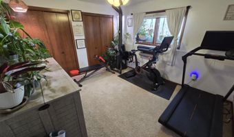 1905 Country Meadows Pl, Beatrice, NE 68310