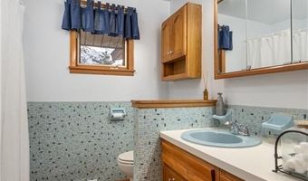 607 Cross Ave S, Amery, WI 54001