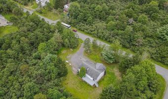 1842 Glacier Dr, Blakeslee, PA 18610