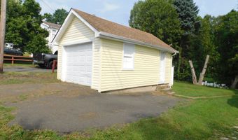 35 Merrimac St, Danbury, CT 06810