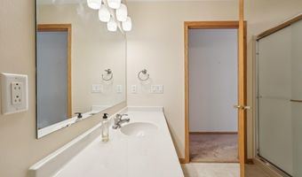 3354 N Stone Creek Cir, Madison, WI 53719