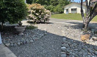801 BROOKHAVEN Dr A, Brookings, OR 97415