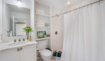 1586 Mokulua Dr, Kailua, HI 96734