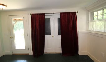 11 Treat St, Belfast, ME 04915