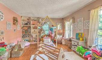 22643 Twin Oaks Rd, Abingdon, VA 24211