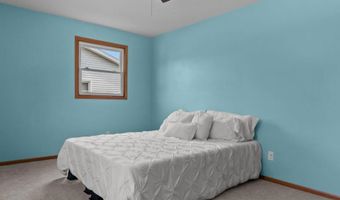 1330 N BRIARCLIFF Dr, Appleton, WI 54915