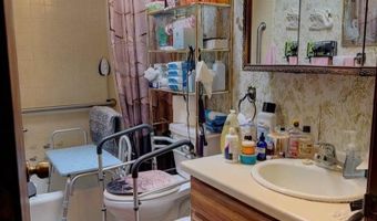 1921 Villa Dr, Artesia, NM 88210