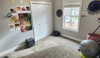 1019 E Daniels St, Aurora, MO 65605