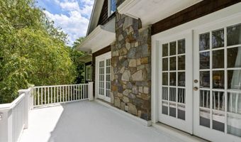 7032 WILSON Ln, Bethesda, MD 20817