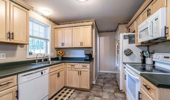 33 Merrimack Rd C, Amherst, NH 03031