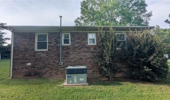 272 Meadow Rd, Asheboro, NC 27205
