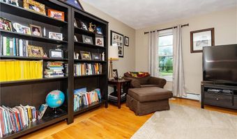 65 Jeri Lynn Cir, Warwick, RI 02886