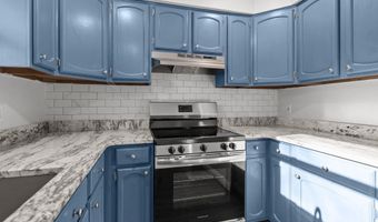 701 E LONGVIEW Dr, Appleton, WI 54911