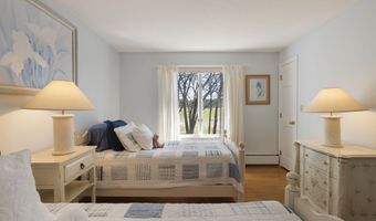 29 Woodland Dr, Avon, CT 06001