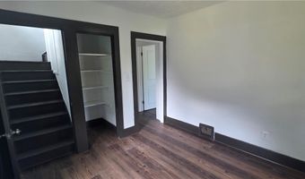 804 Work Dr, Akron, OH 44320