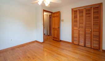 198 N Timber Ln, Cheshire, CT 06410