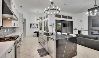 6927 CRESTPOINT Dr, Apollo Beach, FL 33572
