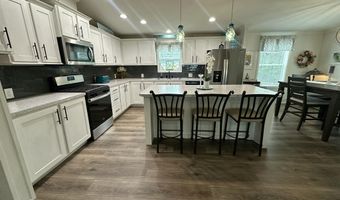 25 Park Ln, Arundel, ME 04046