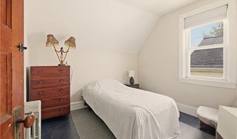 51 Warner St, Newport, RI 02840