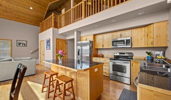 17617 E North Shore Ln, Bayview, ID 83803