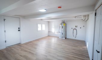 210 DORRIS St, Springfield, OR 97477